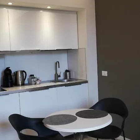 Fashion House Elvira 1 ברגמו